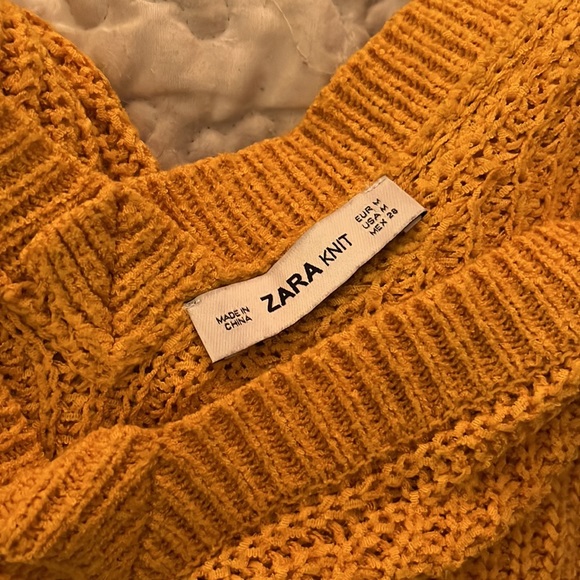 Zara Mustard Yellow v-neck sweater - Picture 4 of 8